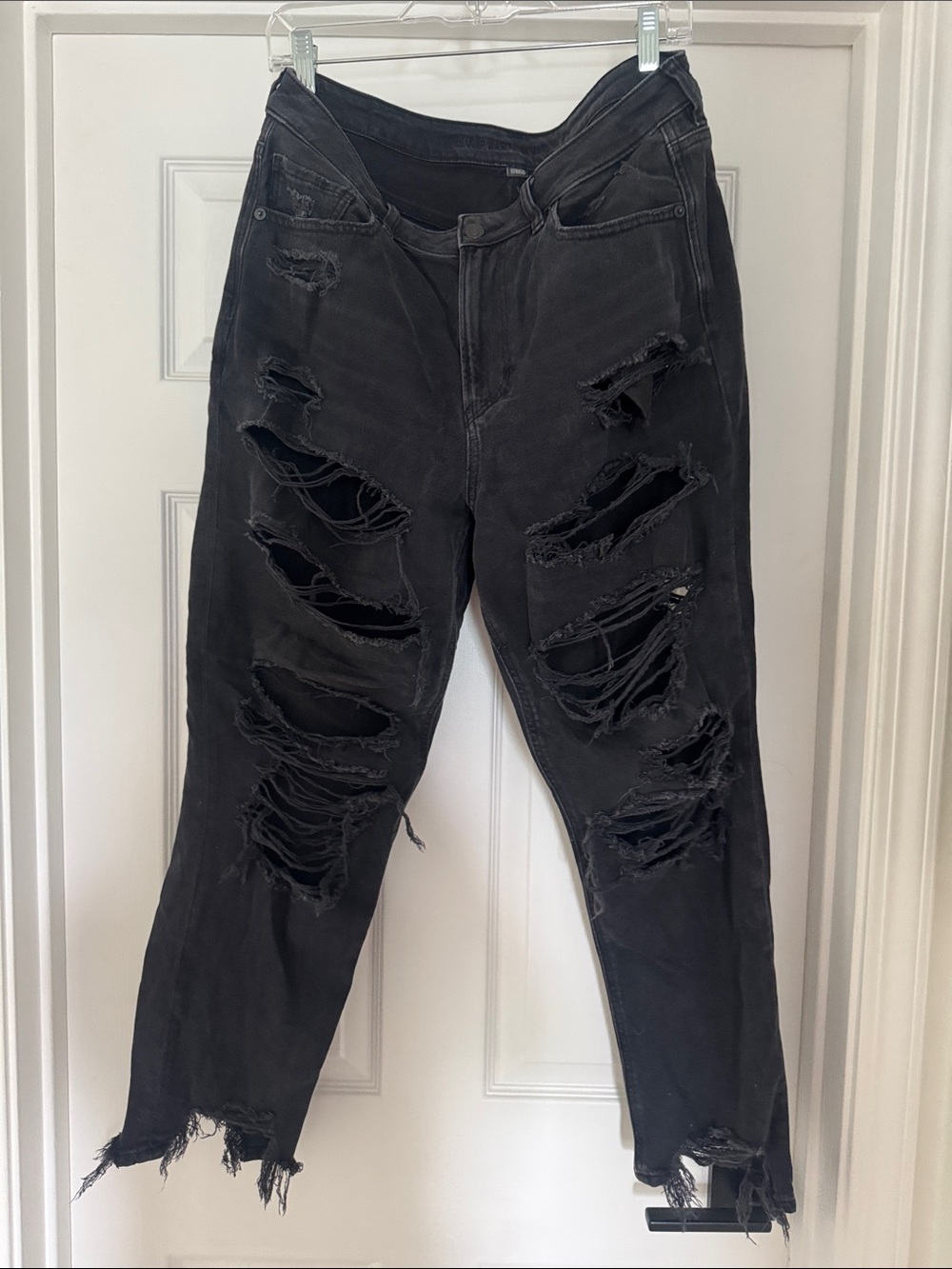 American Eagle Outfitters Distressed Black Boyfriend Jeans